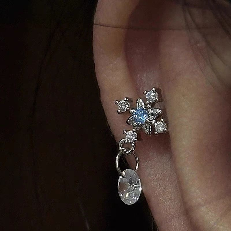 1 buah anting warna perak Y2K  - Y2K Tech Accessories ulasan dan harga